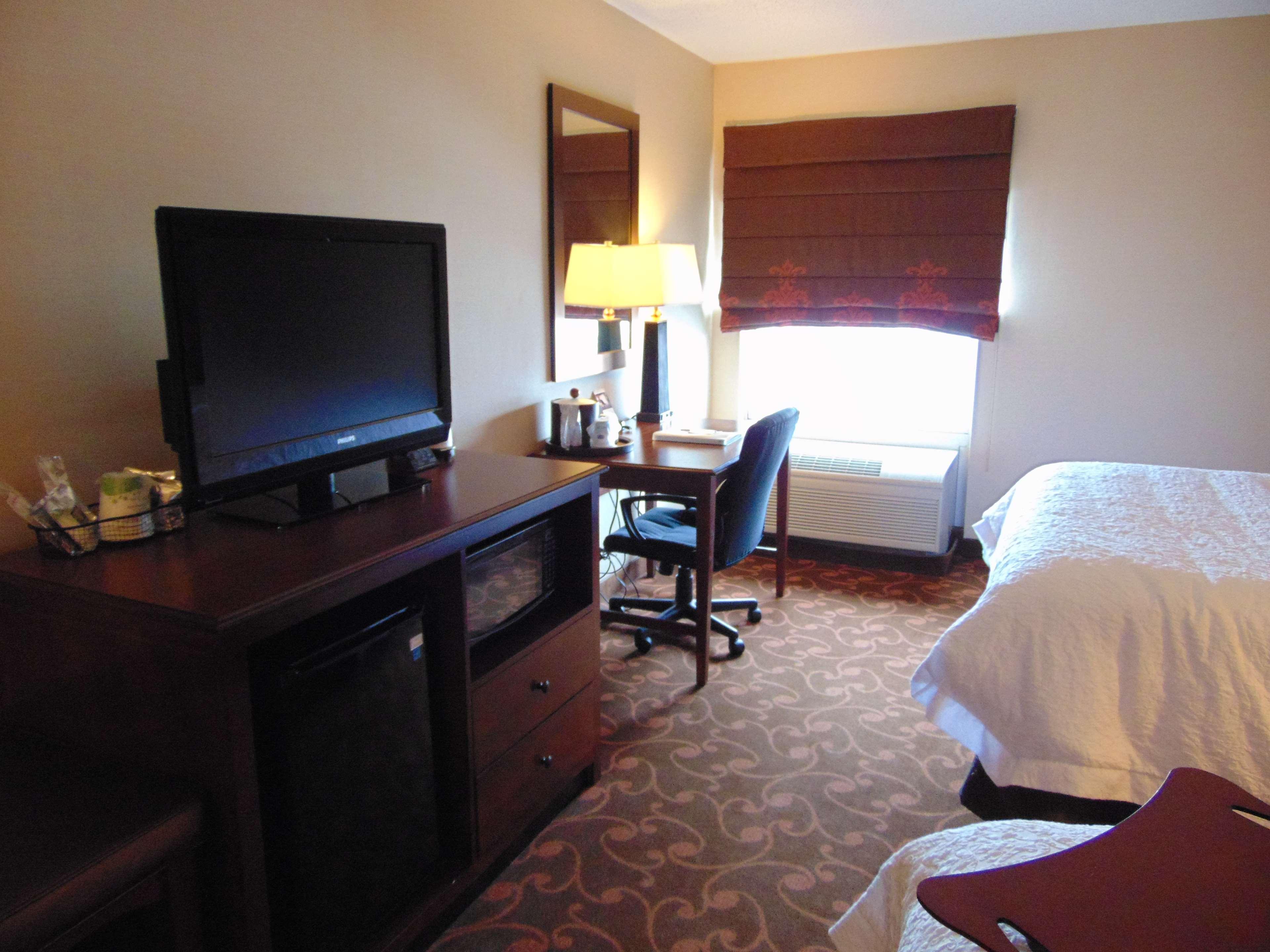 Hampton Inn & Suites Cleveland-Southeast-Стрийтсбъро Екстериор снимка