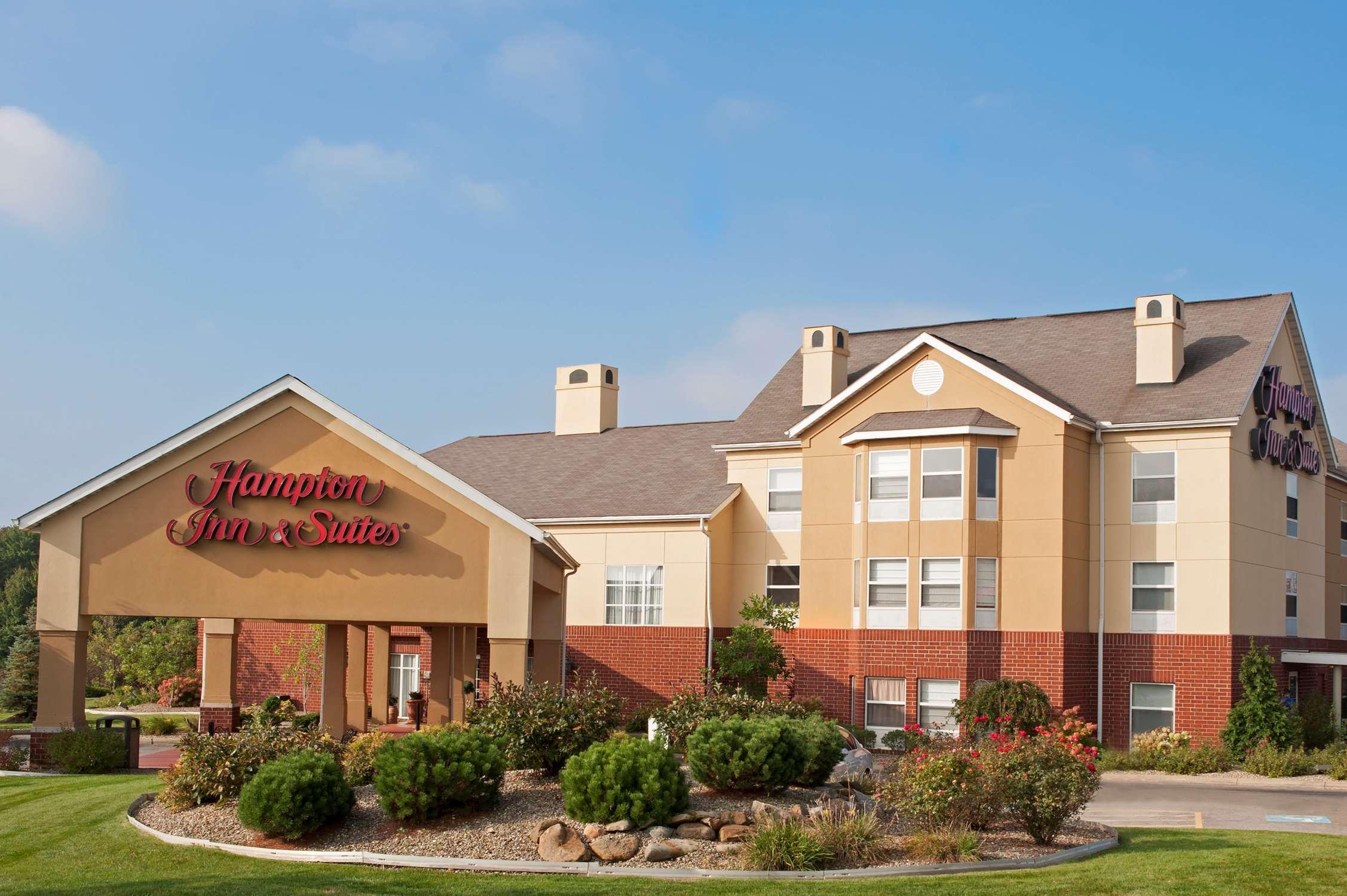 Hampton Inn & Suites Cleveland-Southeast-Стрийтсбъро Екстериор снимка