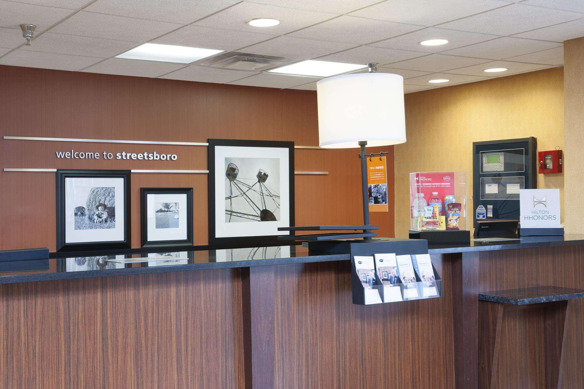 Hampton Inn & Suites Cleveland-Southeast-Стрийтсбъро Екстериор снимка