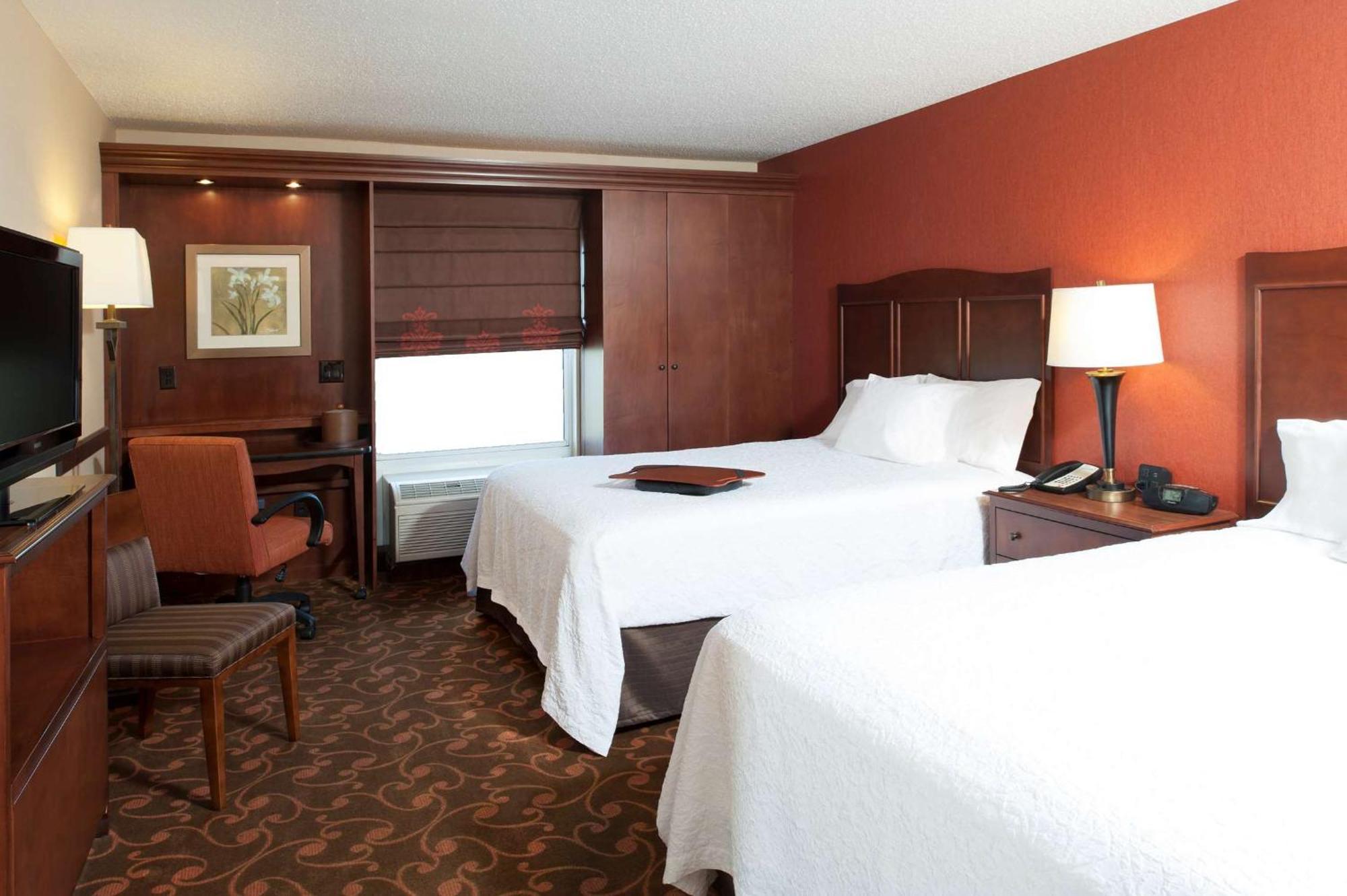 Hampton Inn & Suites Cleveland-Southeast-Стрийтсбъро Екстериор снимка