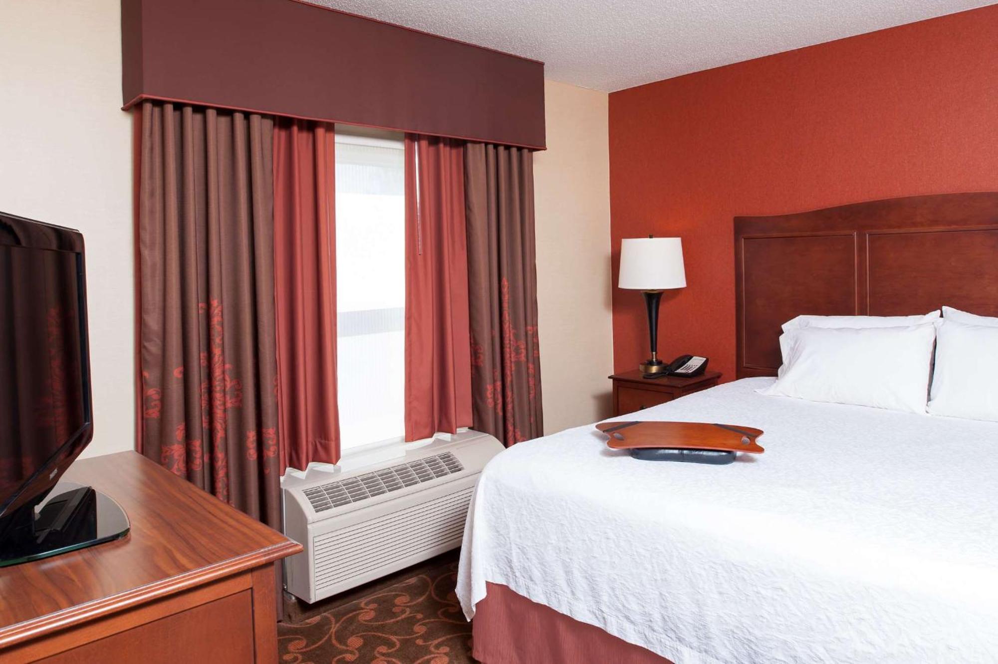 Hampton Inn & Suites Cleveland-Southeast-Стрийтсбъро Екстериор снимка