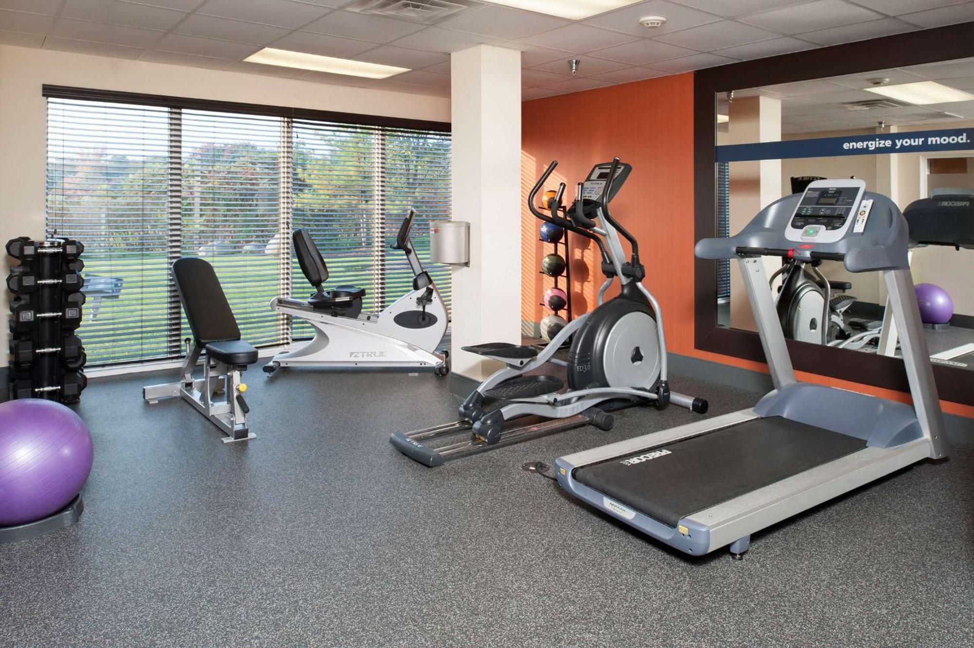 Hampton Inn & Suites Cleveland-Southeast-Стрийтсбъро Екстериор снимка
