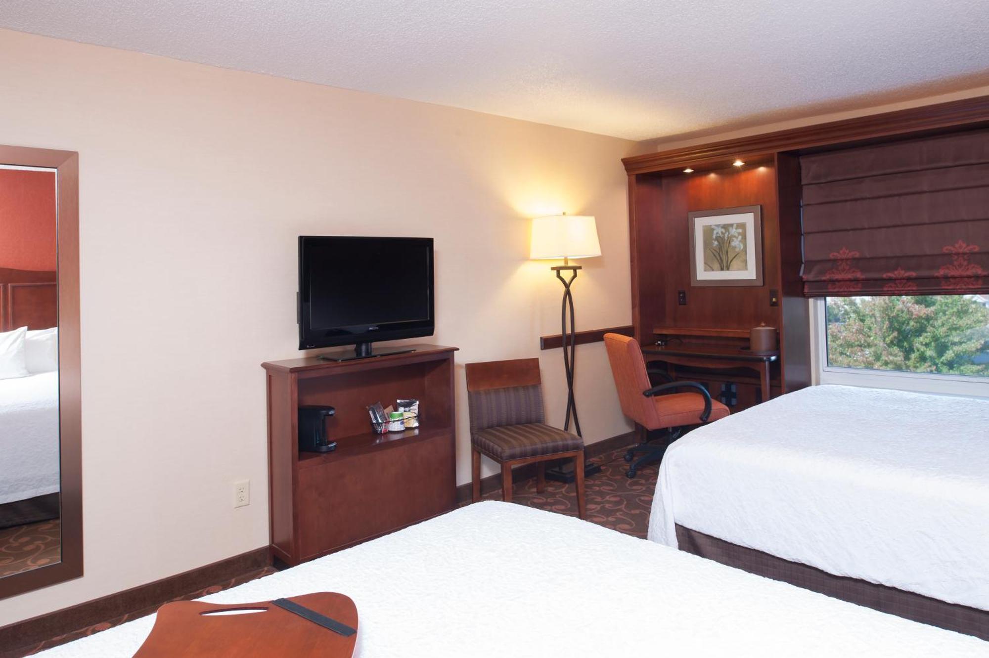 Hampton Inn & Suites Cleveland-Southeast-Стрийтсбъро Екстериор снимка