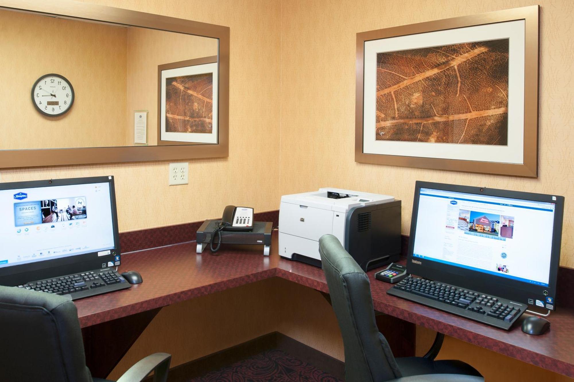 Hampton Inn & Suites Cleveland-Southeast-Стрийтсбъро Екстериор снимка
