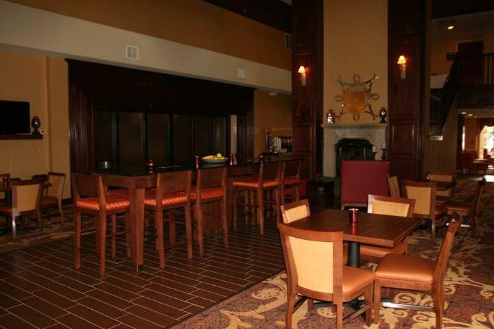 Hampton Inn & Suites Cleveland-Southeast-Стрийтсбъро Екстериор снимка