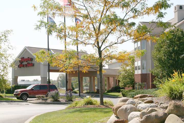 Hampton Inn & Suites Cleveland-Southeast-Стрийтсбъро Екстериор снимка